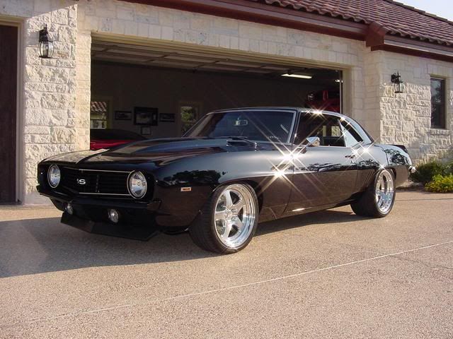 http://i1059.photobucket.com/albums/t422/WheelWerkes/Fikse5blackcamaro.jpg